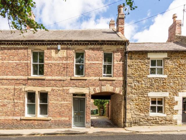 4 bedroom terraced house for sale