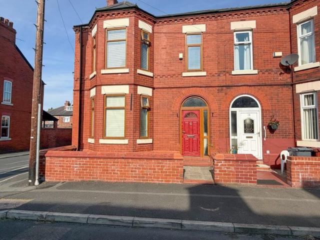 4 bedroom terraced house for sale