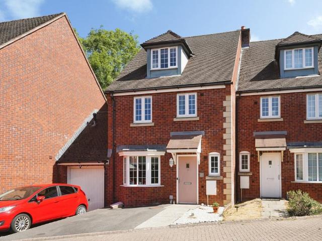 4 bedroom terraced house for sale