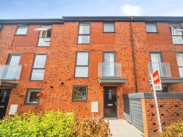 4 bedroom terraced house for sale