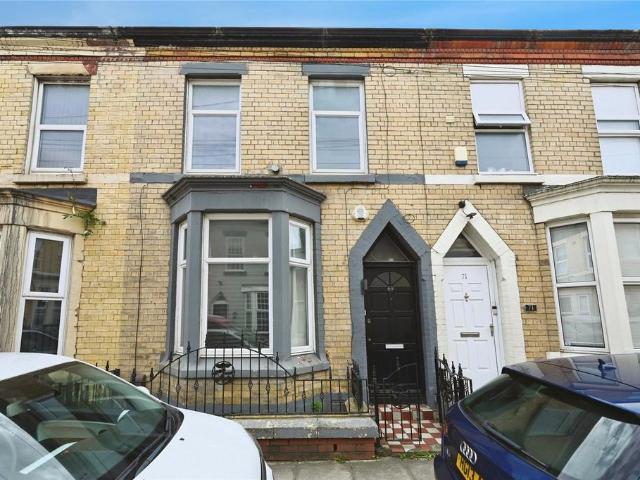4 bedroom terraced house for sale
