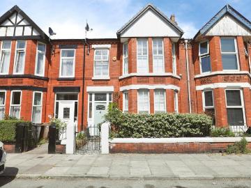 4 bedroom terraced house for sale