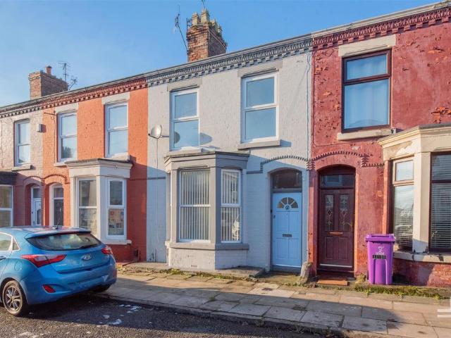 4 bedroom terraced house for sale