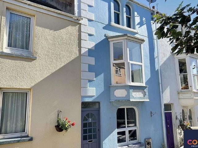 4 bedroom terraced house for sale
