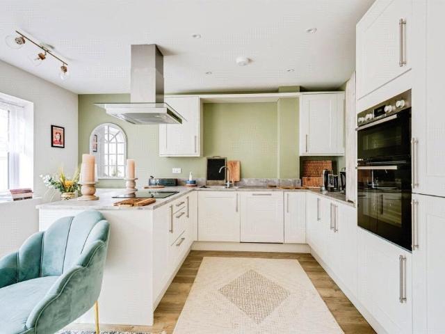 4 bedroom terraced house for sale