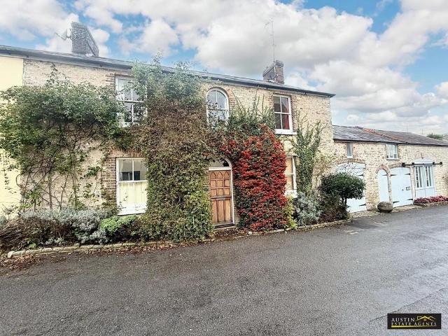 4 bedroom terraced house for sale