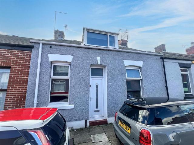 4 bedroom terraced house for sale