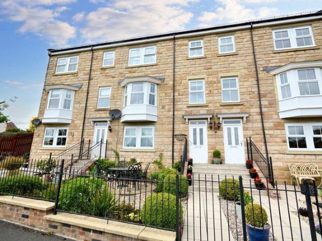 4 bedroom terraced house for sale