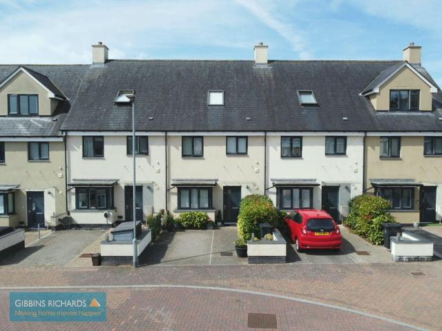 4 bedroom terraced house for sale