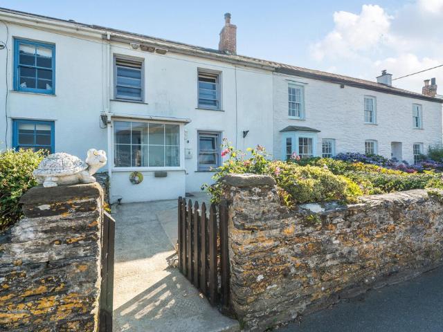 4 bedroom terraced house for sale