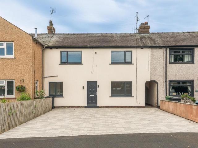 4 bedroom terraced house for sale