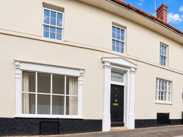 4 bedroom terraced house for sale