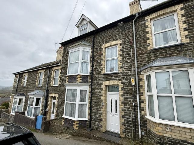 4 bedroom terraced house for sale