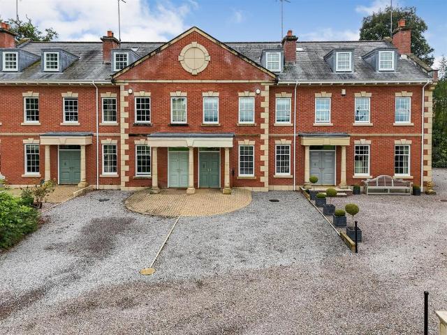 4 bedroom terraced house for sale