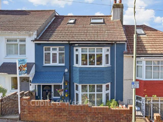 4 bedroom terraced house for sale
