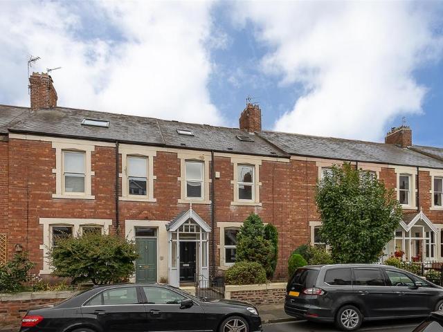 4 bedroom terraced house for sale