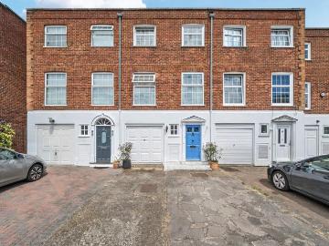 4 bedroom terraced house for sale