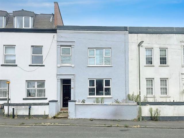 4 bedroom terraced house for sale