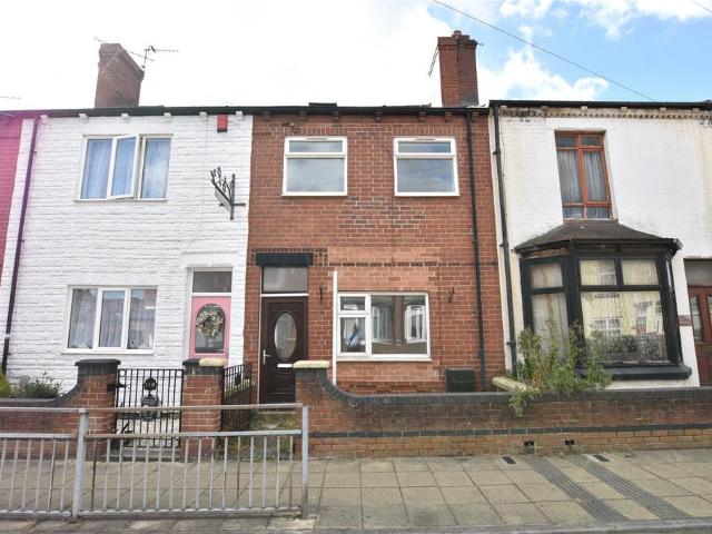 4 bedroom terraced house for sale