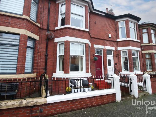4 bedroom terraced house for sale