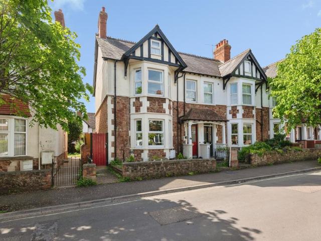 4 bedroom terraced house for sale