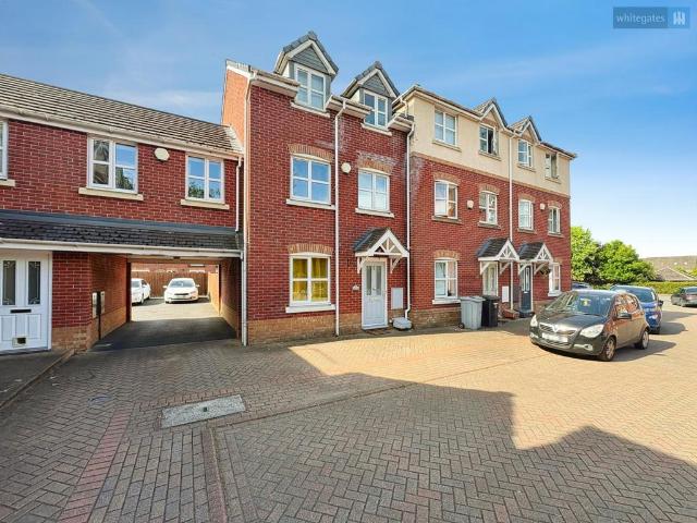 4 bedroom terraced house for sale