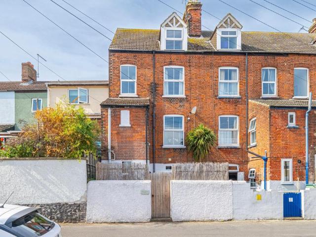 4 bedroom terraced house for sale
