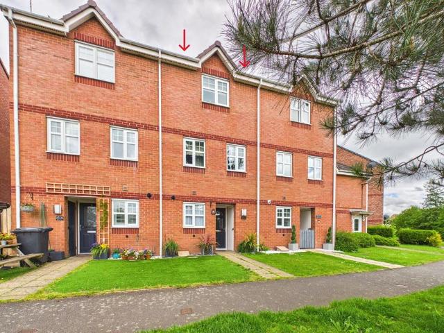 4 bedroom terraced house for sale