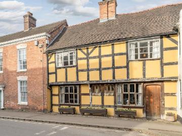 4 bedroom terraced house for sale