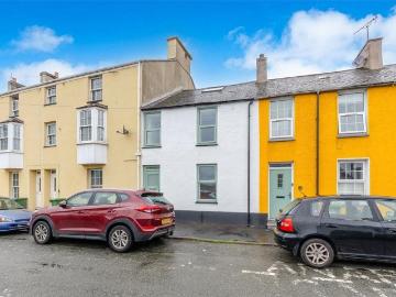 4 bedroom terraced house for sale