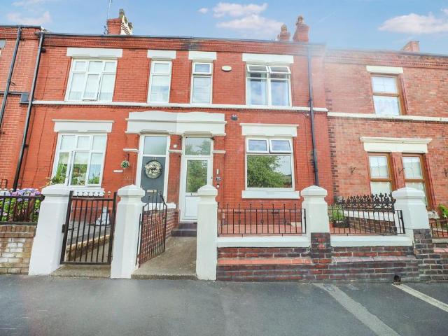 4 bedroom terraced house for sale