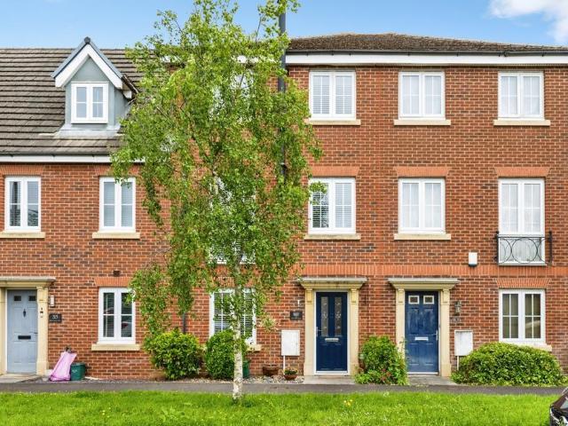 4 bedroom terraced house for sale