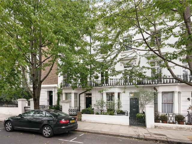 4 bedroom terraced house for sale