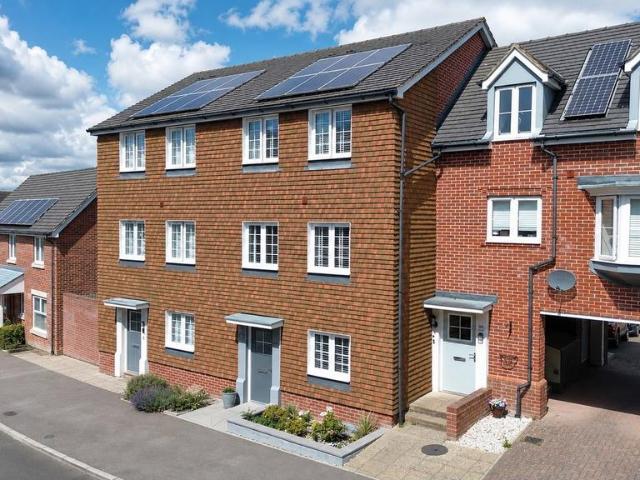 4 bedroom terraced house for sale