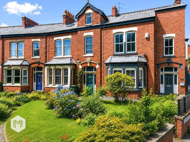 4 bedroom terraced house for sale