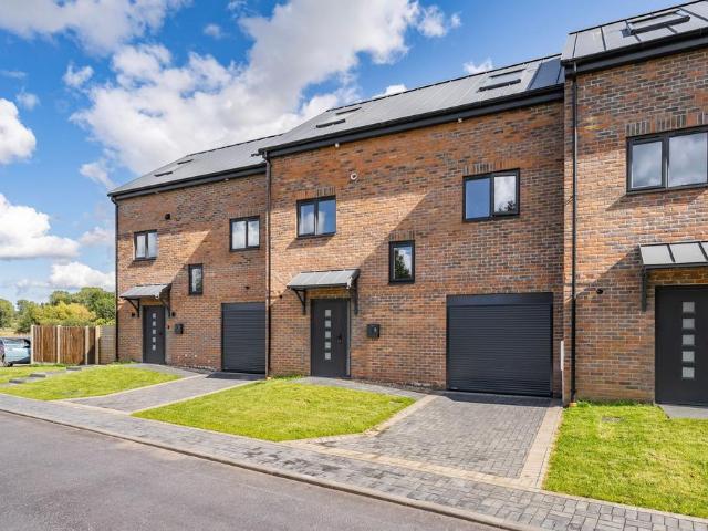 4 bedroom terraced house for sale