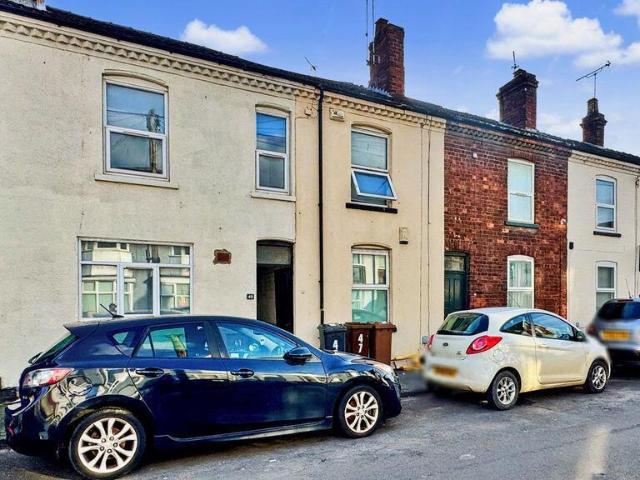 4 bedroom terraced house for sale