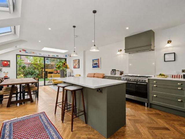 4 bedroom terraced house for sale