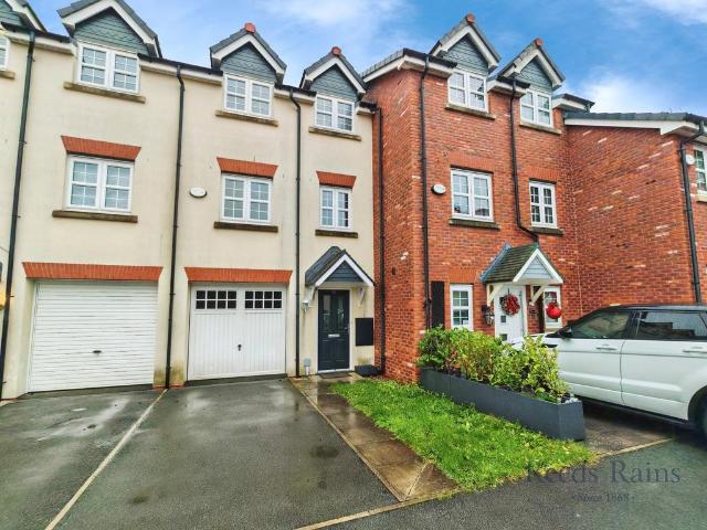 4 bedroom terraced house for sale