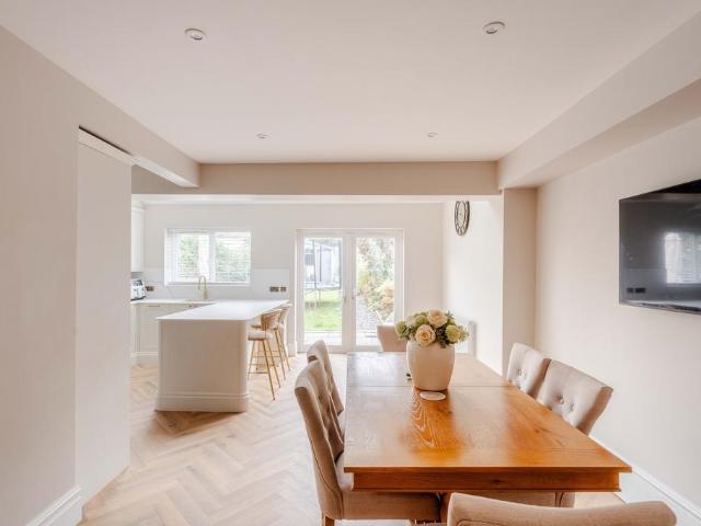 4 bedroom terraced house for sale
