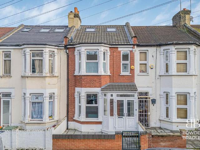 4 bedroom terraced house for sale