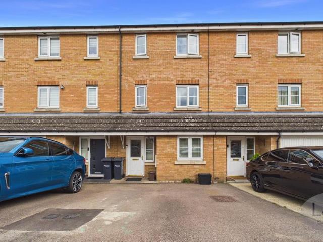 4 bedroom terraced house for sale