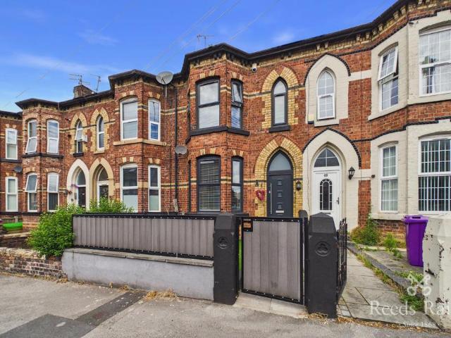 4 bedroom terraced house for sale