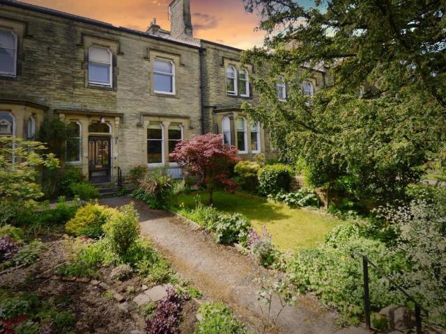 4 bedroom terraced house for sale