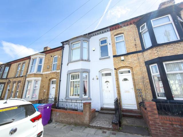 4 bedroom terraced house for sale