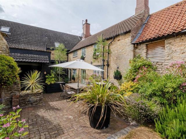 4 bedroom terraced house for sale