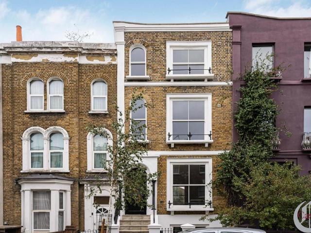 4 bedroom terraced house for sale