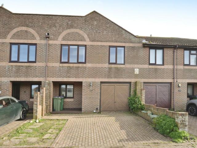 4 bedroom terraced house for sale