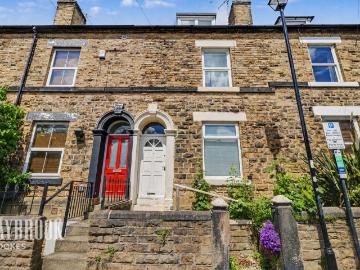 4 bedroom terraced house for sale