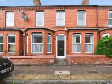 4 bedroom terraced house for sale